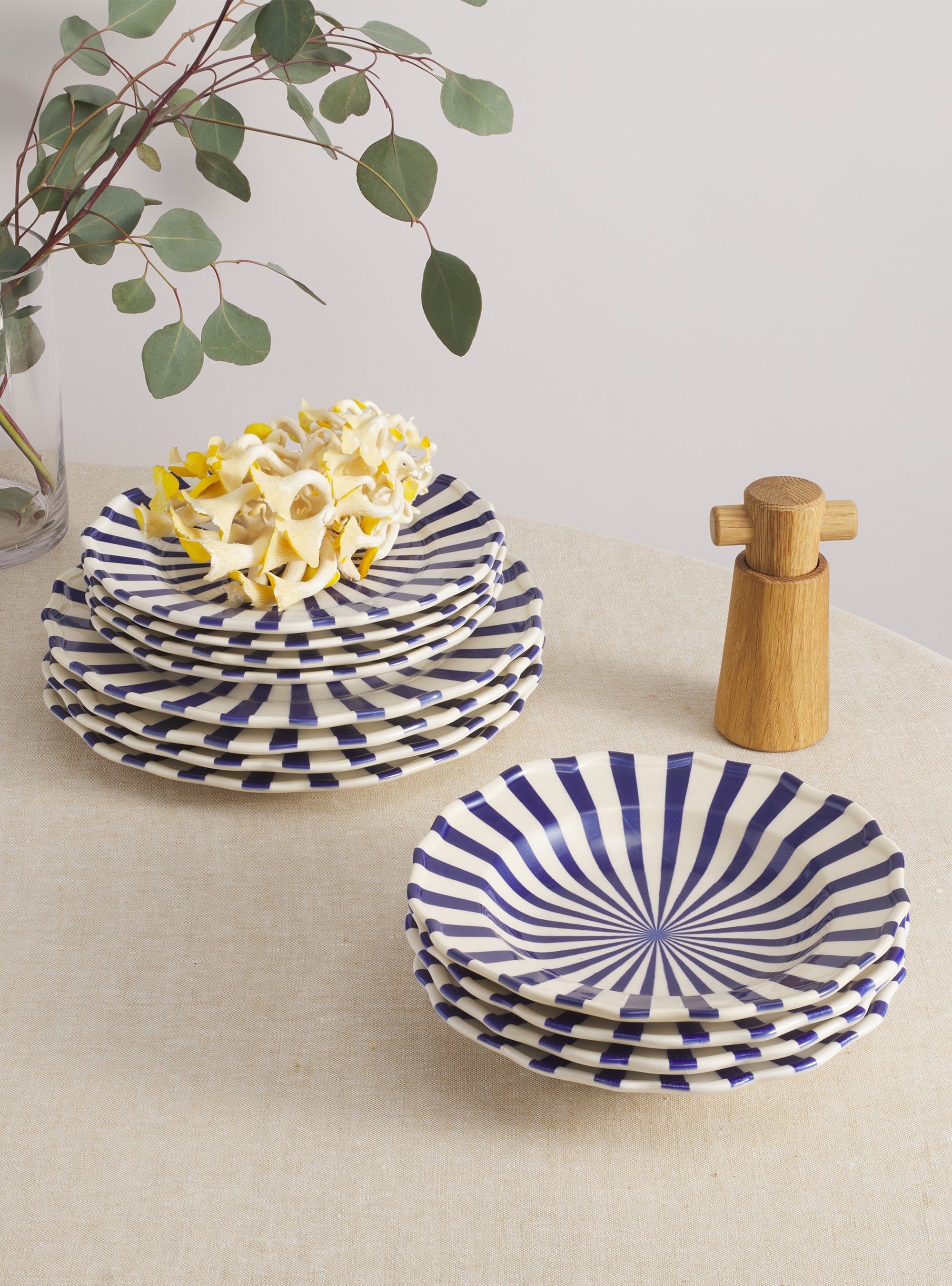 Mafalda 12-Piece Set with Pasta Bowl