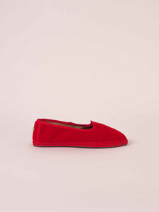 Nikola Flat in Red