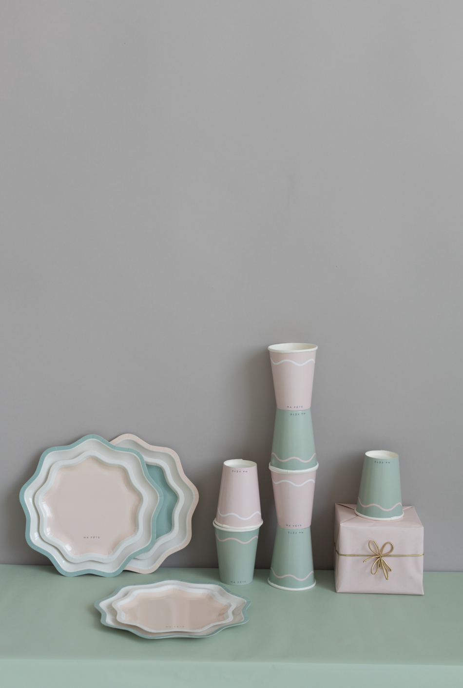 Signature Paper Cups in Pink & Mint