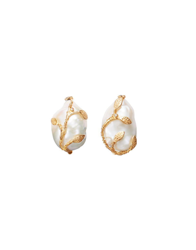 Hedera Pearl Clip Earrings