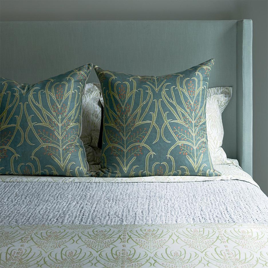 Light Teal Vines Suzani - Sheet Set Bedding Portugal