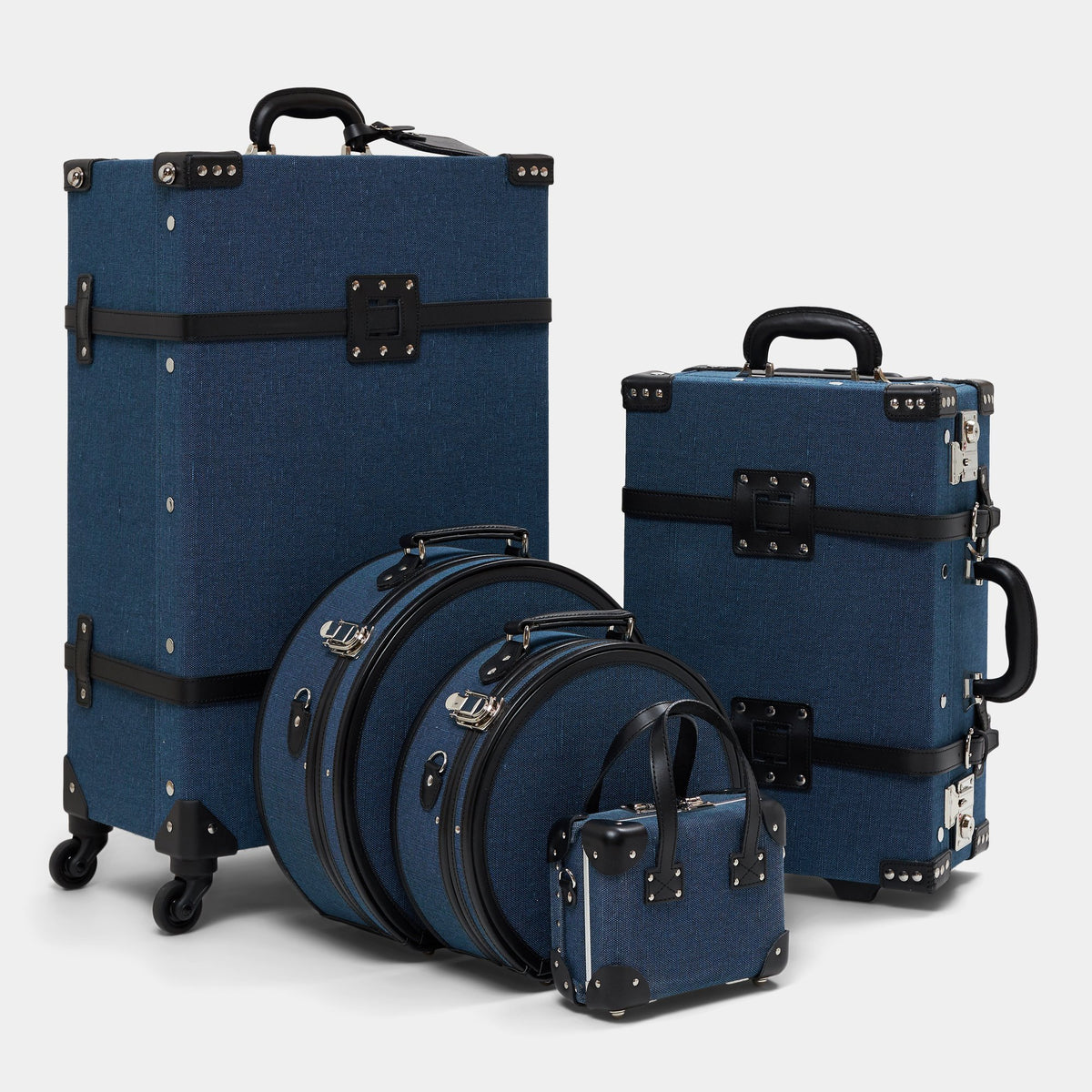 The Editor in Navy Carryon