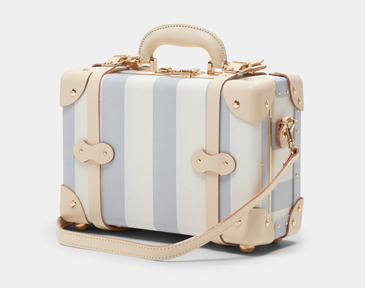 The Illustrator - Blue Vanity Vanity Steamline Luggage 