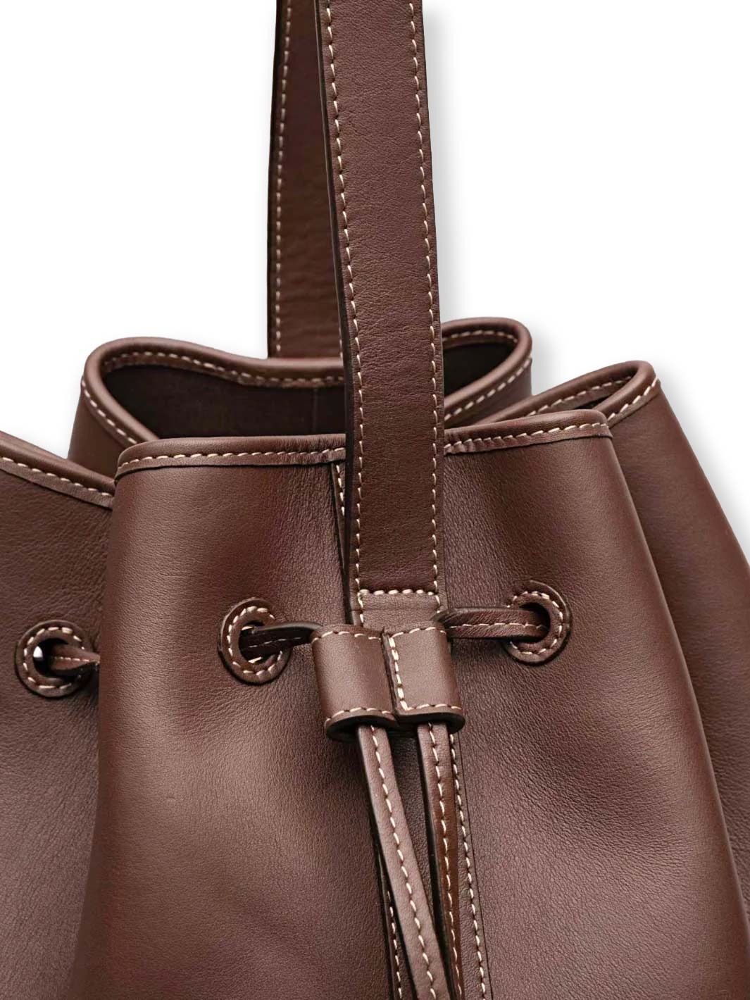 Hunting Season The Extra Large Drawstring in Nappa Leather#color_dark-brown