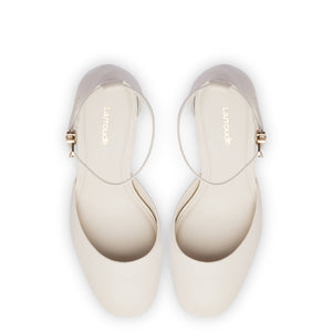 Ari Pump In Ivory Leather