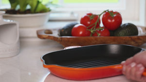 10.25" Signature Iron Handle Skillet