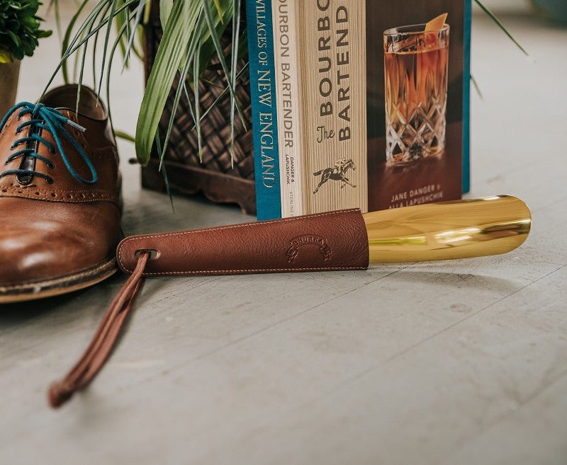 Brass-Tipped Shoehorn No. 239 | Vintage Chestnut Leather - Ghurka