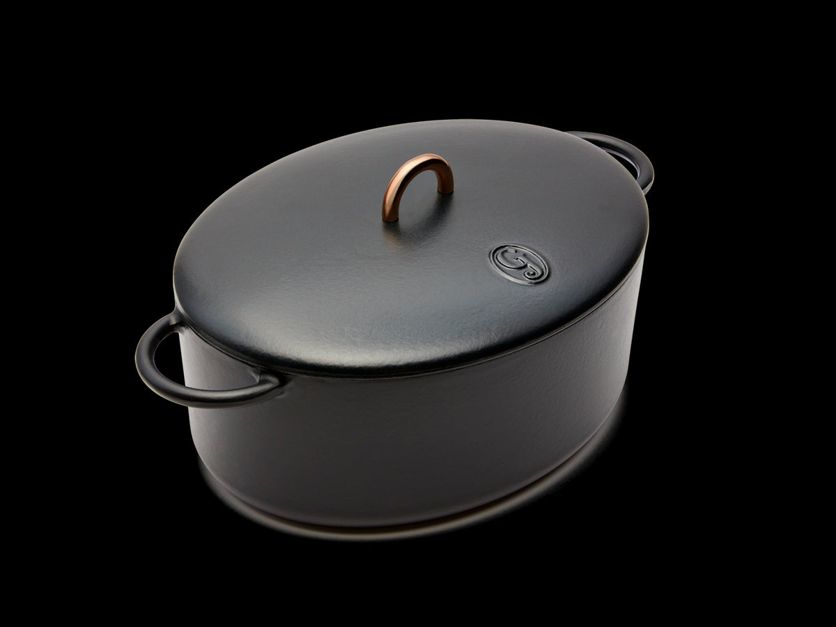 Enameled cast-iron Dutch oven in pepper black - main