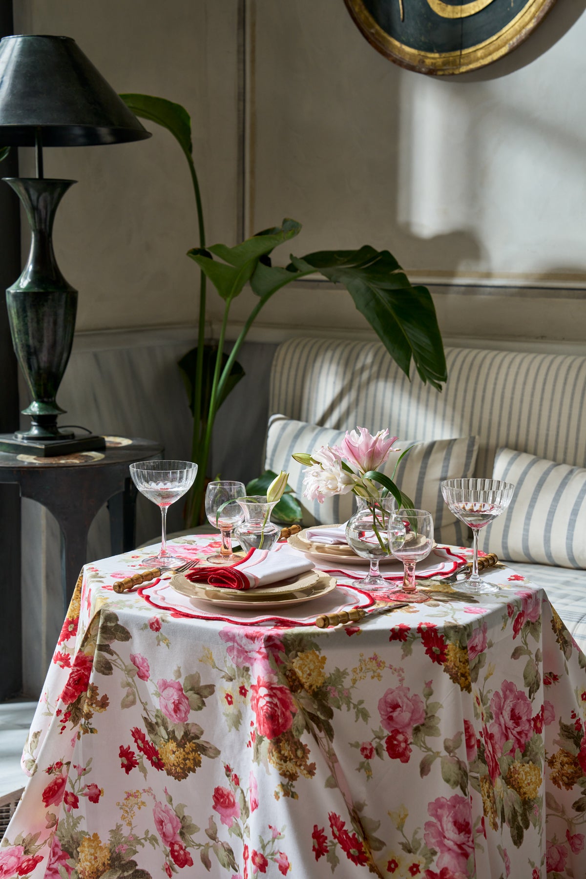 Wild Roses Tablecloth in White