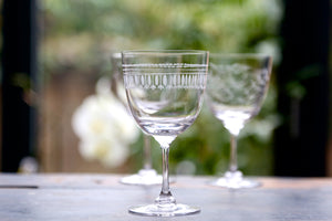 Crystal Wine Glasses with Ovals Design