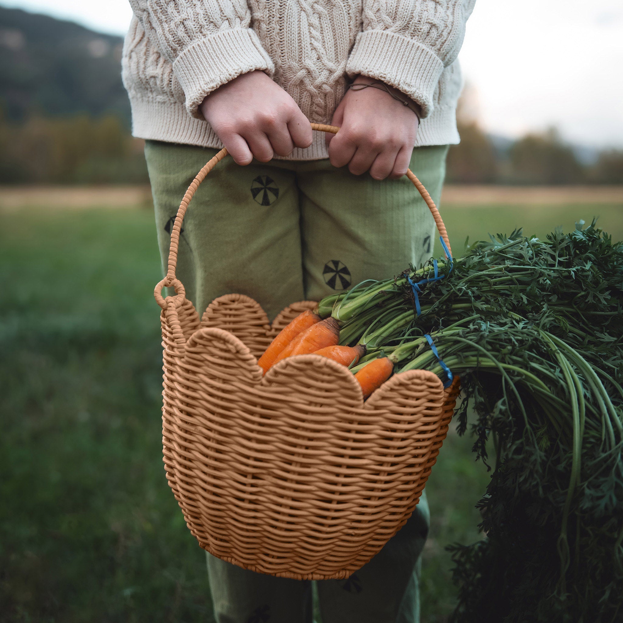 Rattan Tulip Carry Basket in Natural