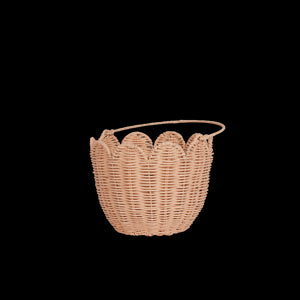 Rattan Tulip Carry Basket in Seashell Pink