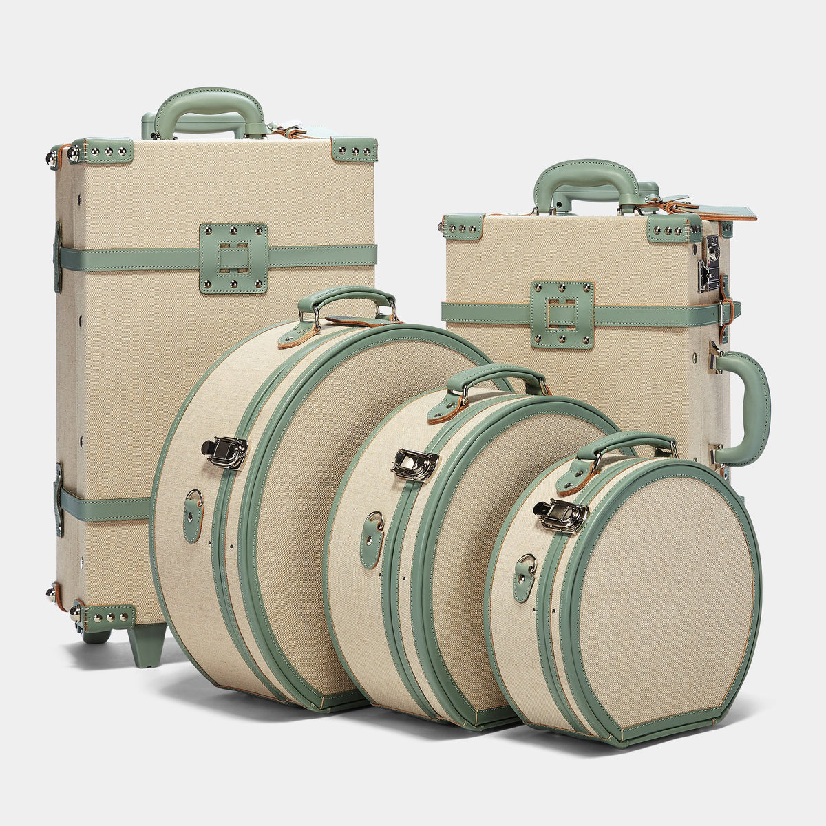 The Editor in Sea Green Carryon